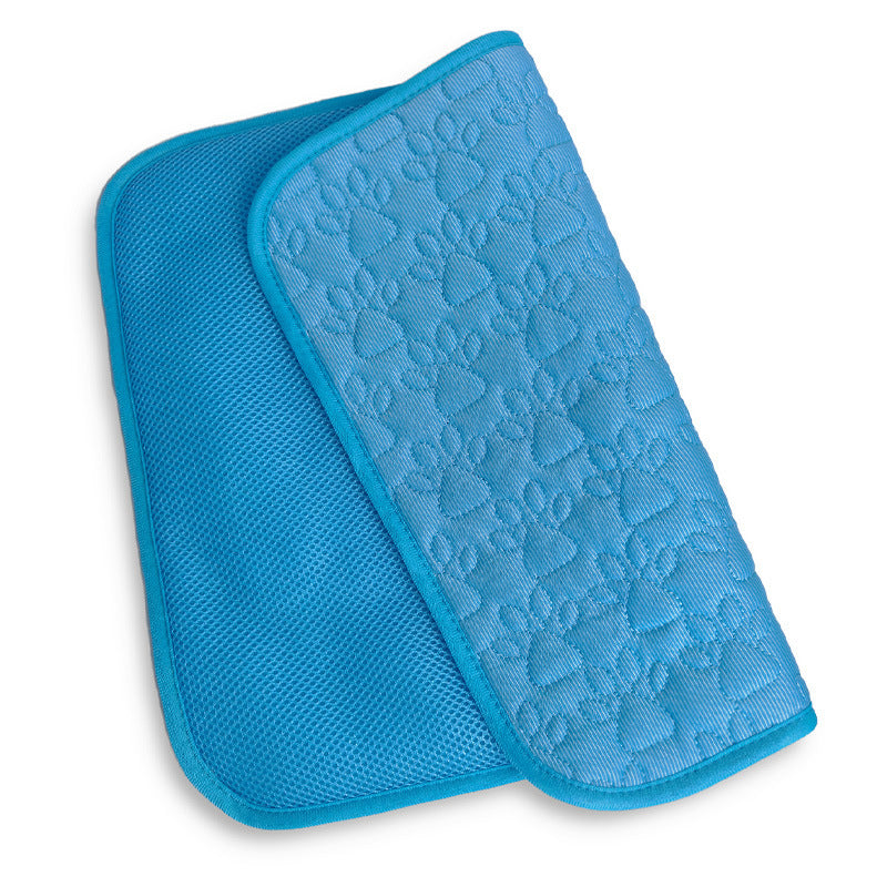 WilderPaw BreezeLounge - Refreshing Dog Mat Sky Blue Ice Silk Mat