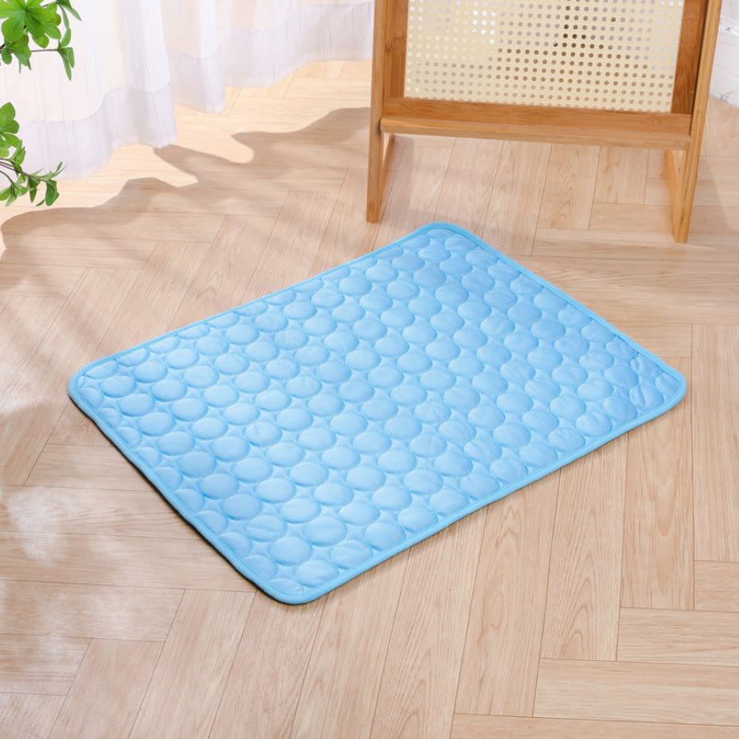 WilderPaw BreezeLounge - Refreshing Dog Mat Sky Blue Ice Silk Mat